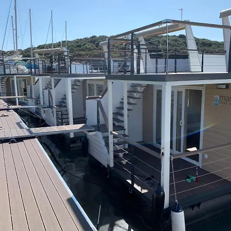 Holiday home Floating House Arena 1 *