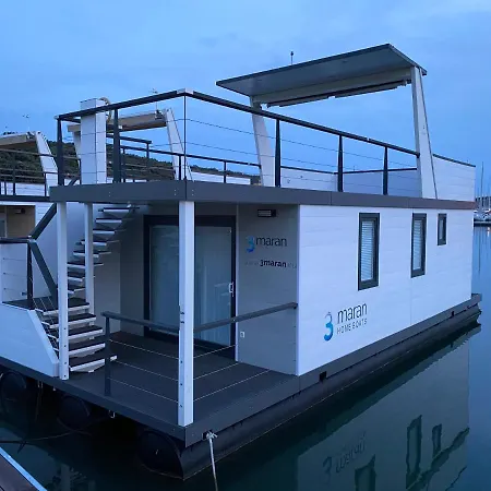 Floating House Arena 1 Holiday home Pula